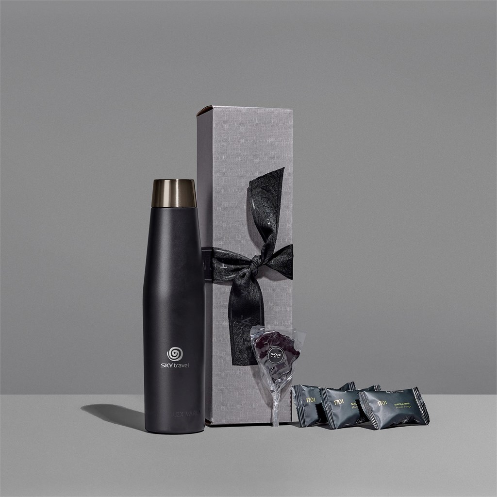 Yatta Subtly Stylish Hamper - Image 5