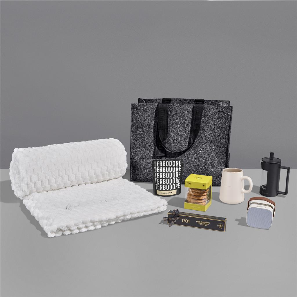 Yatta Blanket Bliss Hamper - Image 5