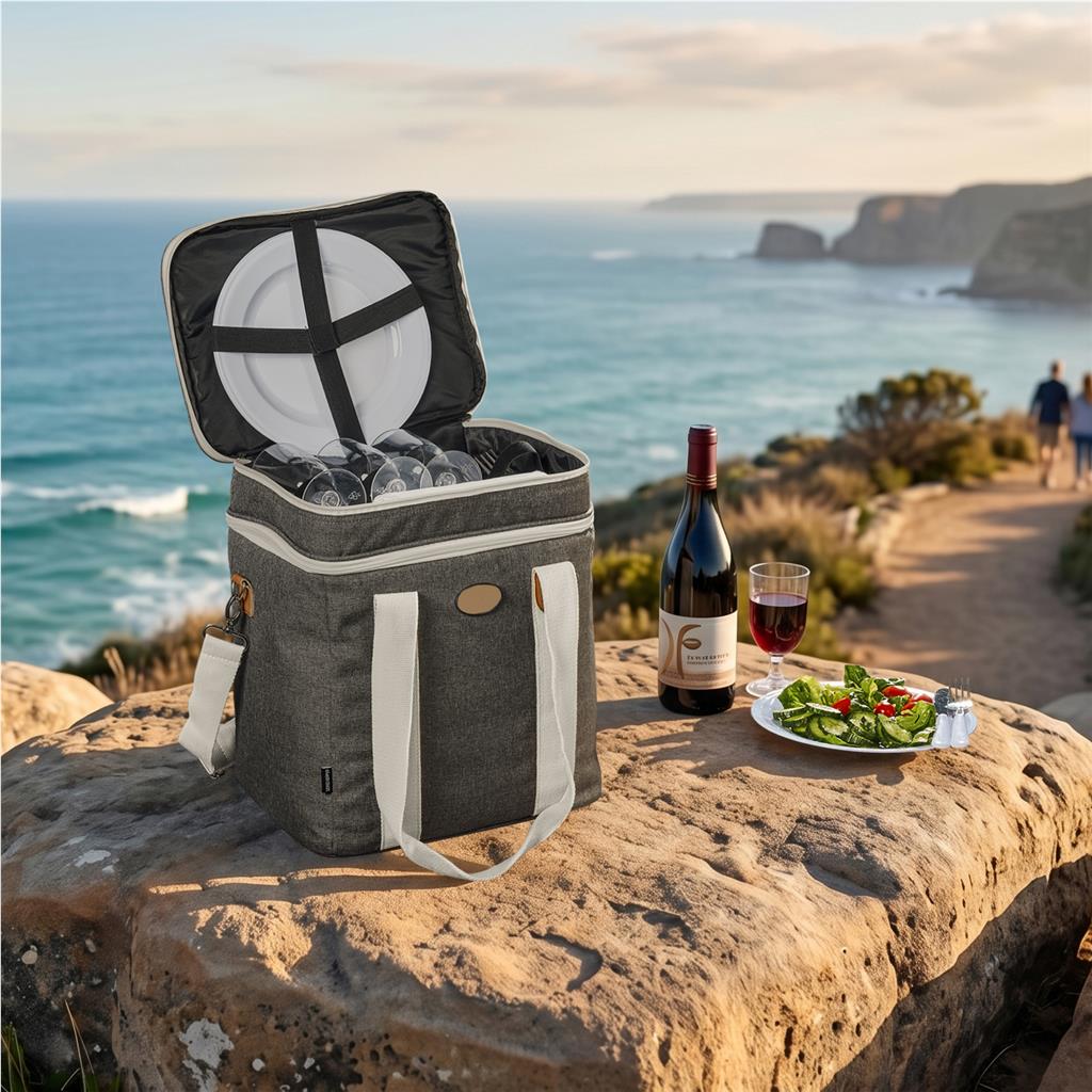 Serendipio Brookfield 4-Person Picnic Cooler - Image 5